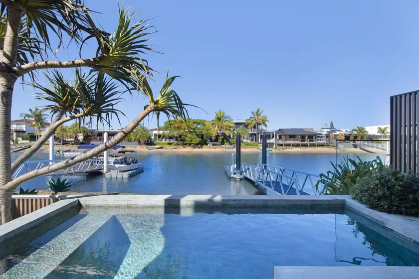 Ample holiday home with pool, garden & terrace | Water view - Image 1