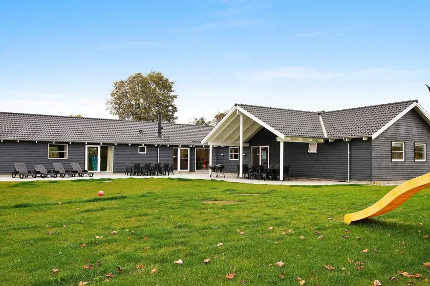 18 Person Holiday Home in Tisvildeleje - Image 1