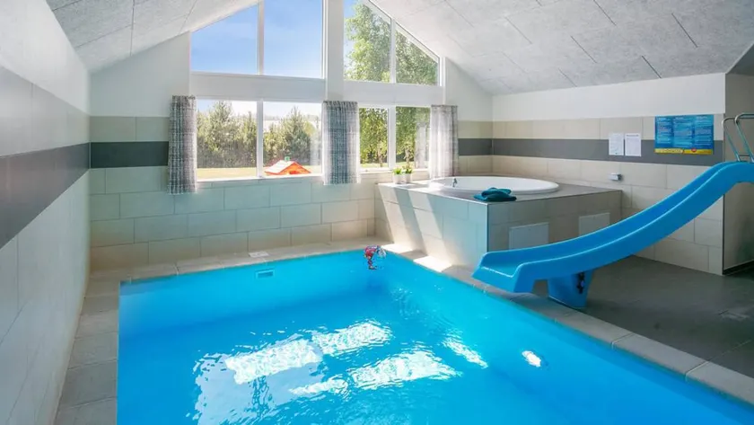 Family-oriented pleasant house with terrace, BBQ & private pool | Dogs allowed - Image 1