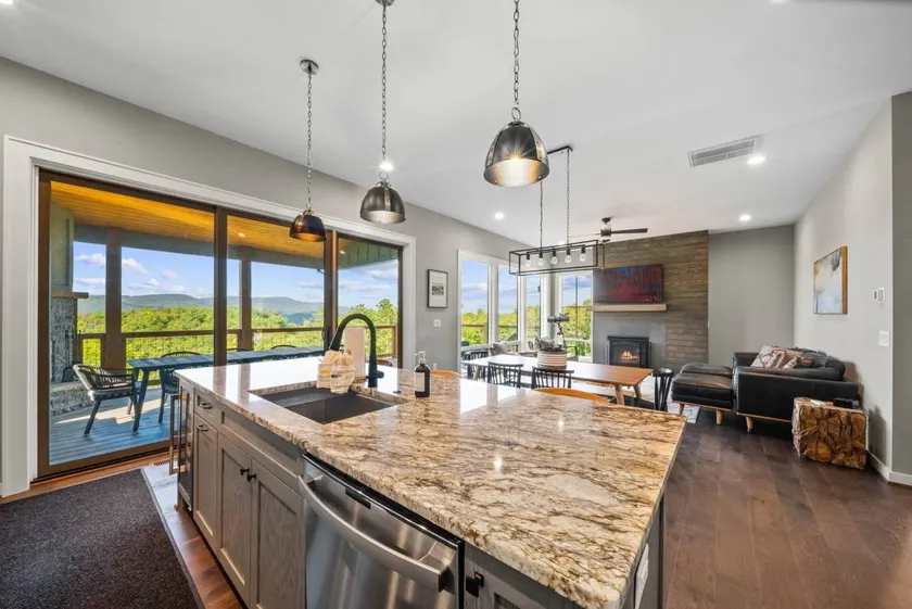 Majestic Meadows-pet friendly/walking distance to community pool/pickleball - Image 1