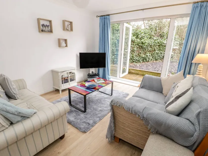 Family-oriented pleasant cottage with garden | Beach view | Dogs allowed - Image 1