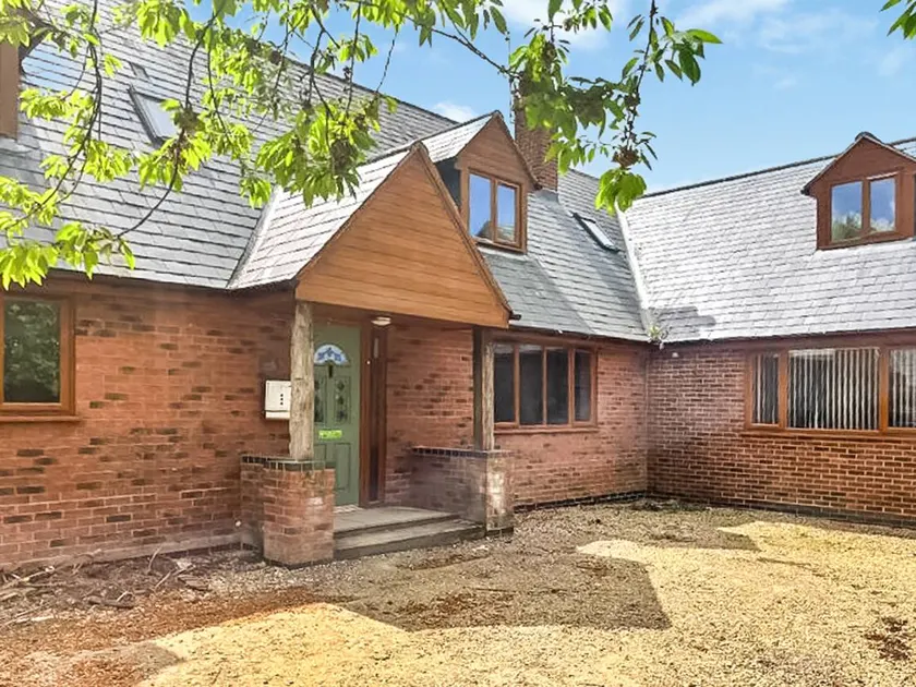 Cottage with garden | River view - Image 1