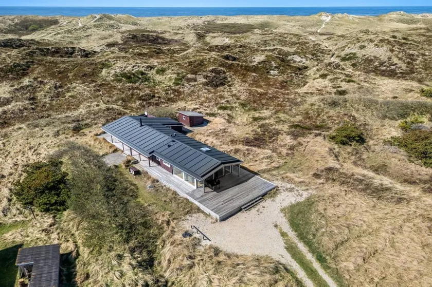 Fully equipped house with terrace | Beach nearby - Image 1
