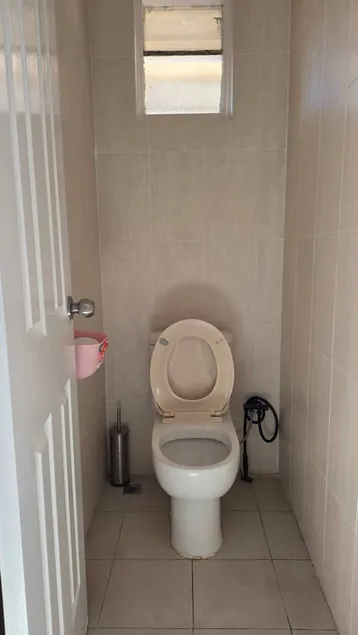 Lovely dedicated room with hot tub & garden - Image 1