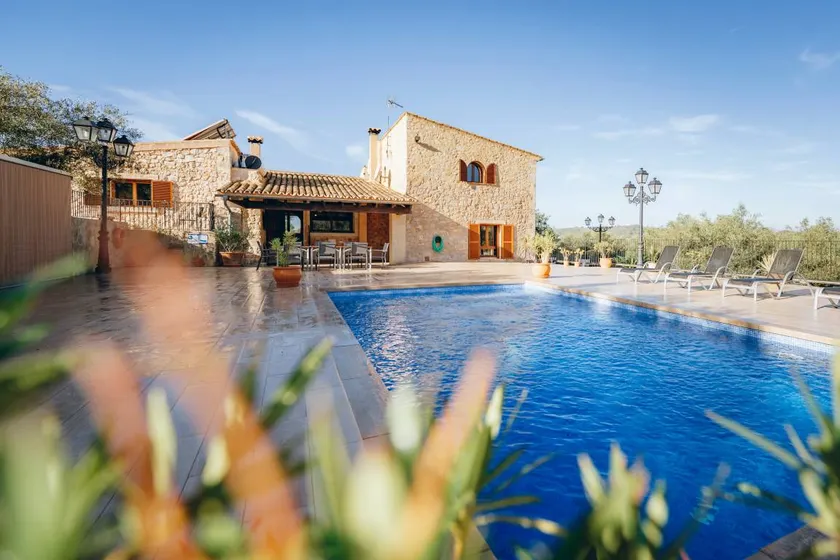 Finca with terrace, pool & garden | City view | Perfect for remote work - Image 1