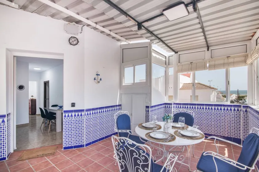 Charmante Wohnung mit Terrasse | Stadtblick | Strand in der Nähe - Image 1