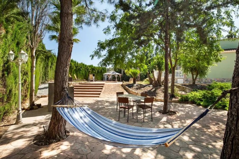 Maravillosa casa ideal para familias con terraza, piscina privada y jacuzzi | Vistas al jardín | Se admiten mascotas - Image 1