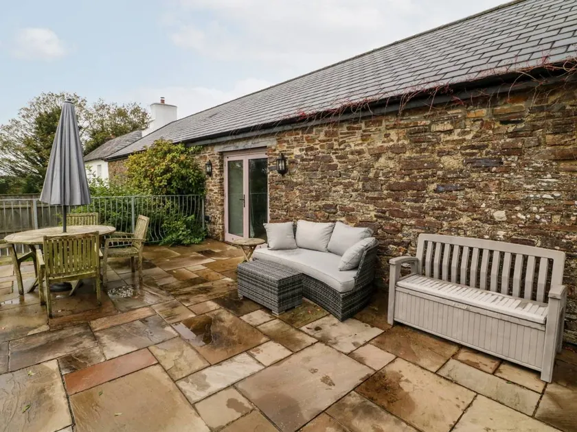 Cottage with garden - Image 1