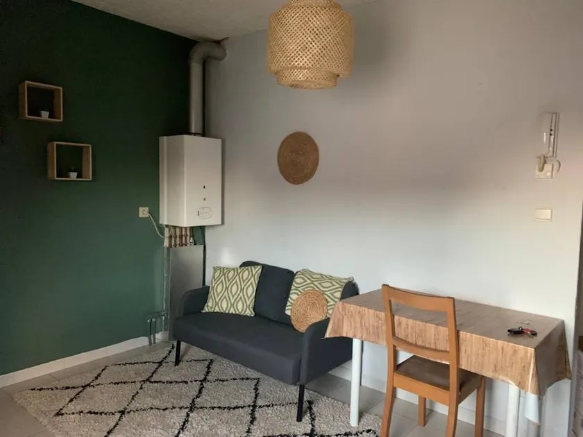 Modern studio in Saint-Nicolas, 35m², city view, parking - Image 1
