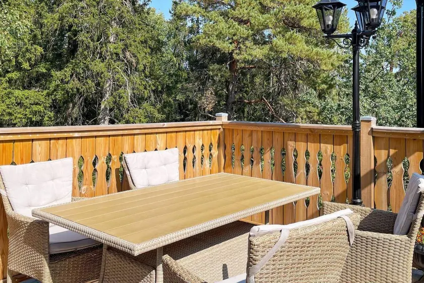 House with terrace, BBQ & garden - Image 1