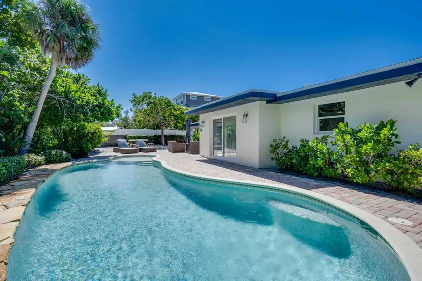 Spacious Canal Front Home with Private Heated Pool on AMI - Image 1