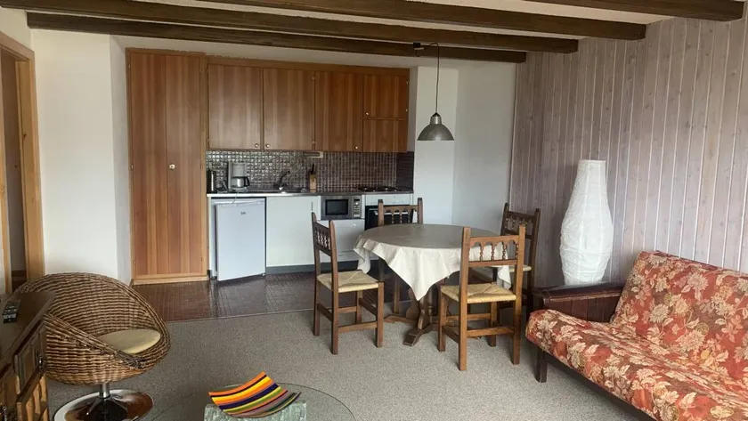 Fully equipped holiday apartment with private pool & sauna | Mountain view | Ski nearby - Image 1