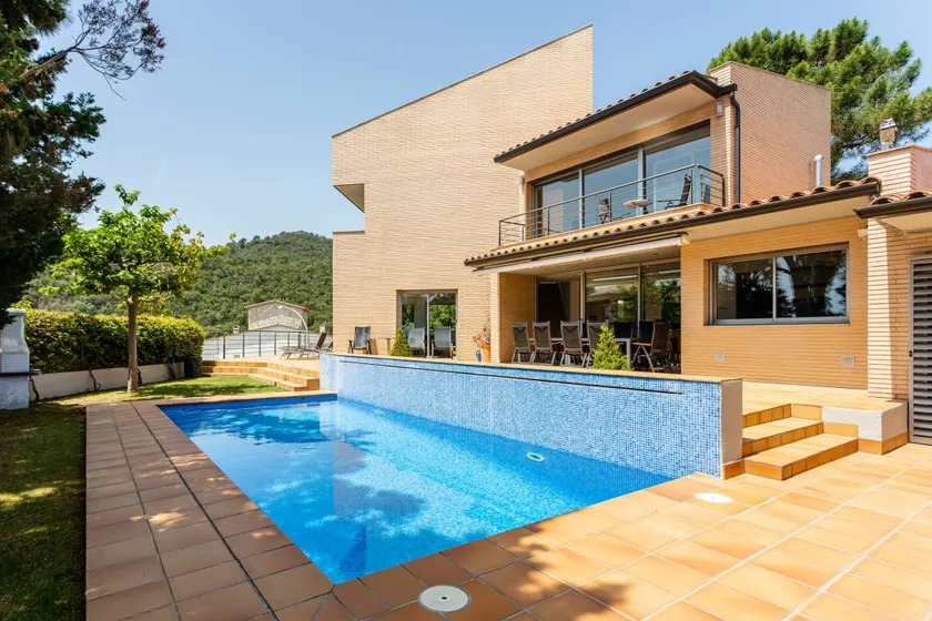 Agréable villa conviviale et familiale avec internet haut débit, barbecue et piscine privée | Vue jardin | Adaptée au travail à distance | Avec animaux bienvenus - Image 1