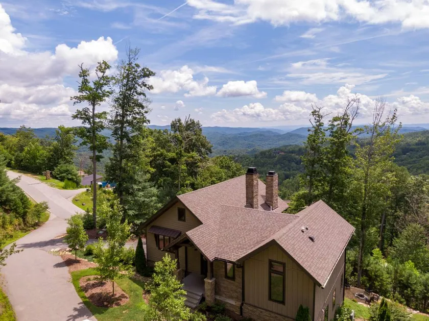 Lucky Landing - BRMC amenities, pets, views, hot tub, fire pit, game tables - Image 1