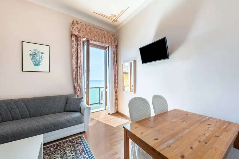Pleasant aparthotel with sauna, garden & terrace | Lake view | Pets allowed - Image 1