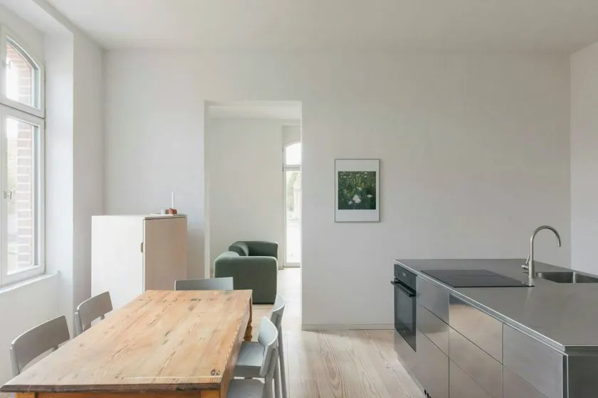 Apartment with sauna in historic commandery - Image 1