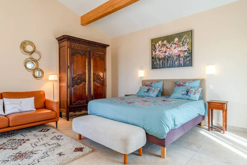 “Jamin” Room with Private Terrace, Wi-Fi, and Air Conditioning - Image 1
