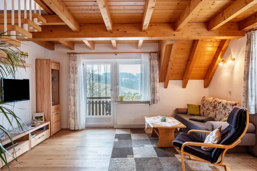 Apartment with garden | Garden view - Image 1