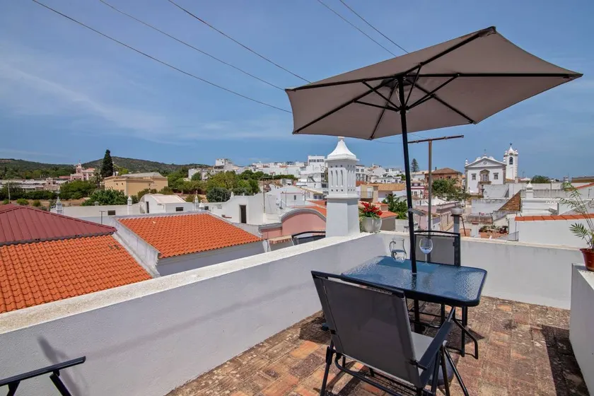Lovely holiday apartment with terrace | Mountain view | Dogs allowed - Image 1