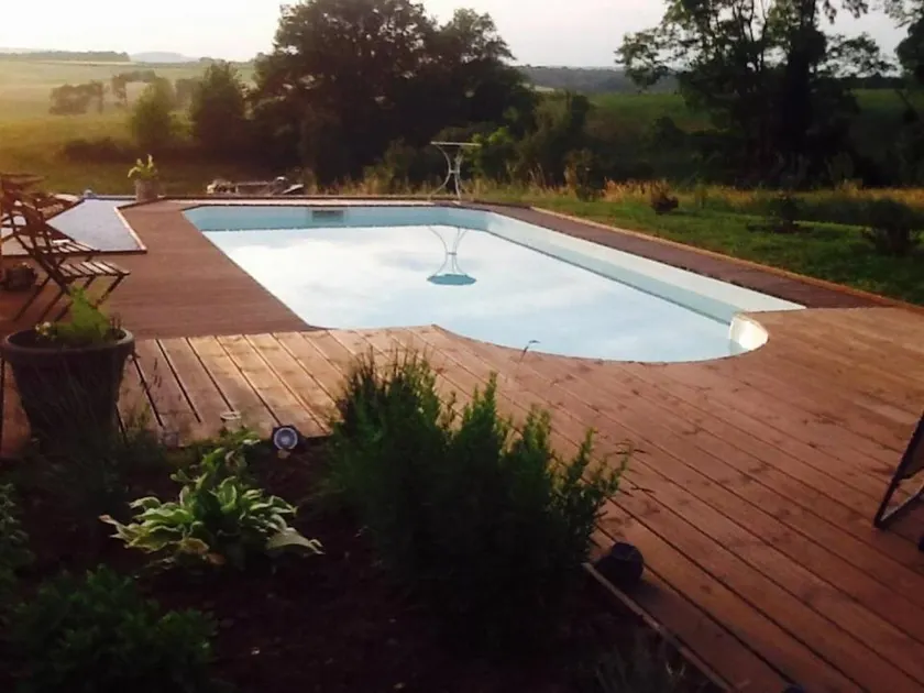 Charming House in Châteney with Shared Pool - Image 1