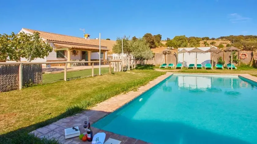 Grande villa totalmente attrezzata con terrazza, griglia e piscina privata | Vista sul giardino | Ammette animali domestici - Image 1