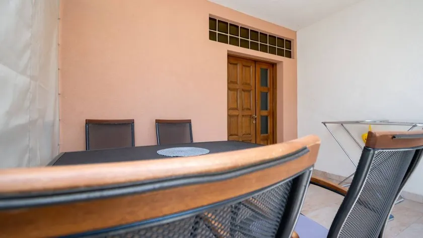Lovely flat with barbeque & terrace - Image 1