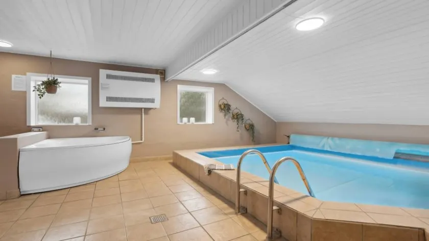House with garden, sauna & private pool - Image 1
