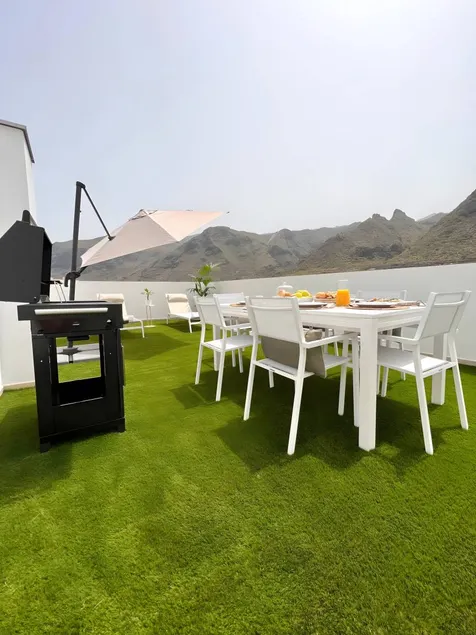 Ferienwohnung 'Apto Moderno Con Vistas Únicas' mit Meerblick, privater Terrasse und WLAN - Image 1