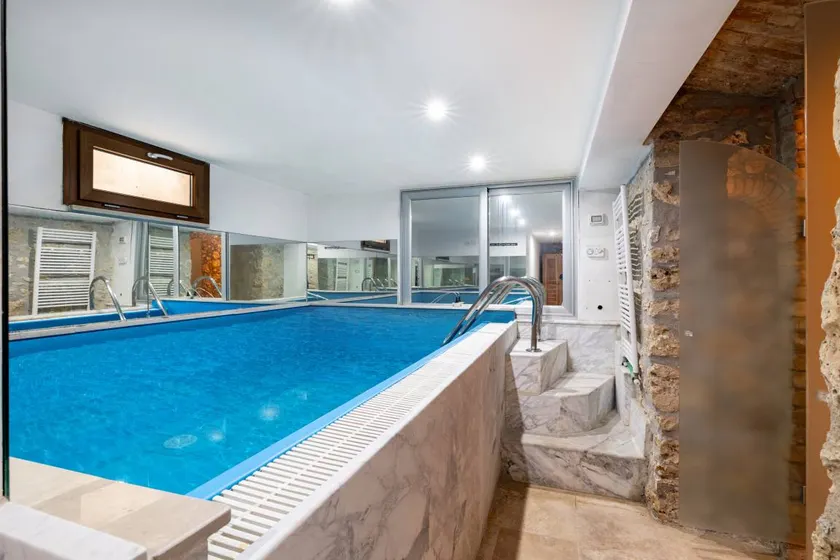 Family-oriented beautiful villa with garden, terrace & private pool | Mountain view | Pets are welcome - Image 1