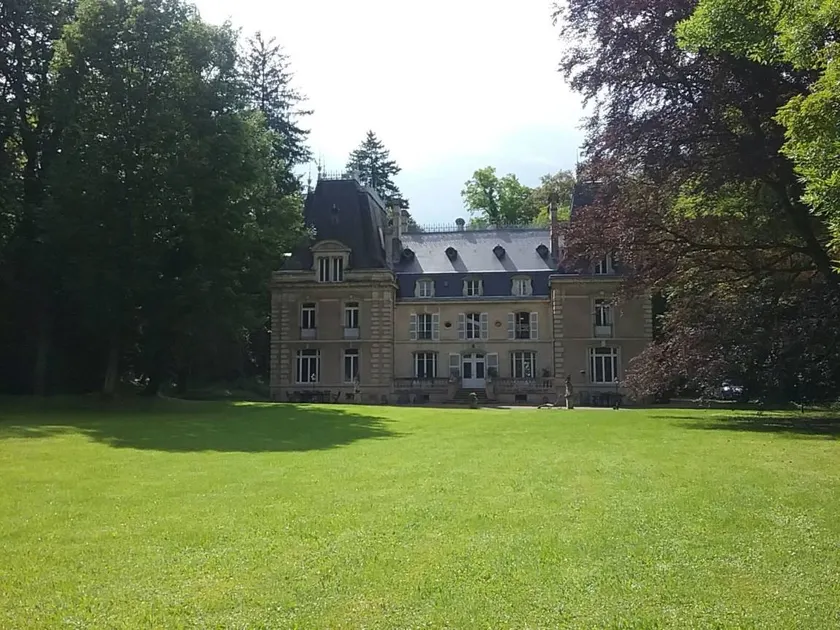 House with barbeque, garden & private pool - Image 1