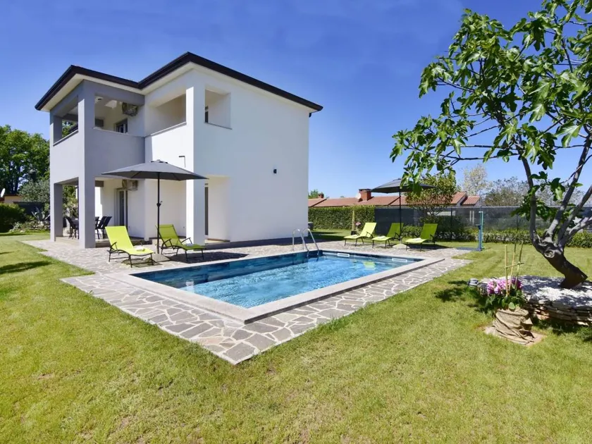 Apartment 2 in einer neuen Villa mit Pool in ruhiger Lage - Image 1