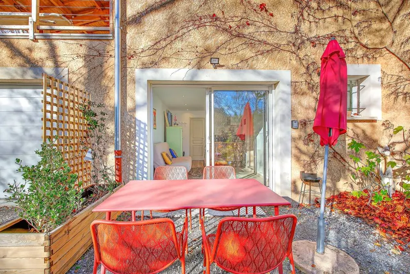 Ground-Floor T2 Apartment with Outdoor Space - Image 1
