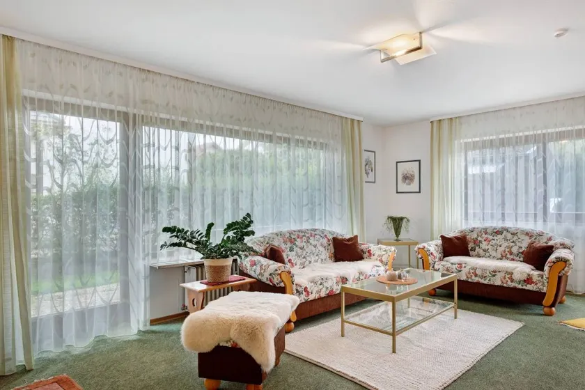 Flat with terrace | Garden view - Image 1