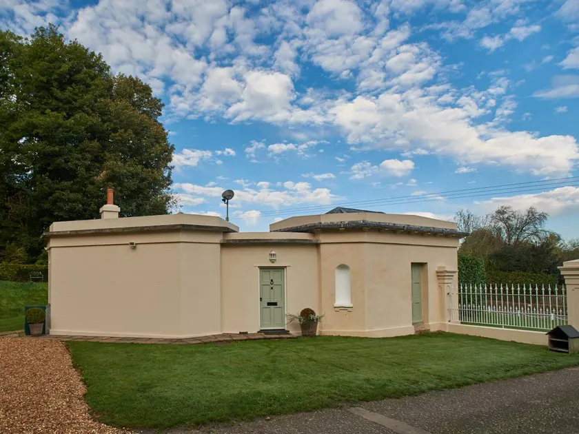 Fully equipped lovely cottage with garden | Dogs allowed - Image 1