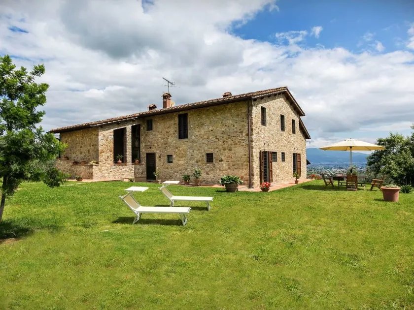 Fully equipped holiday home with garden, BBQ & private pool | Pets allowed - Image 1