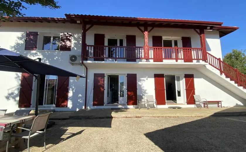 Arts En Poyaller, chambre privée - Image 1