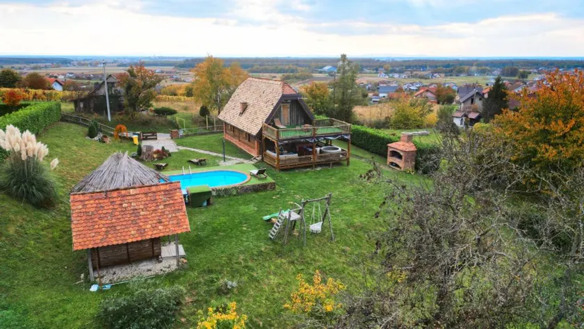 Villa mit Terrasse, Grill und beheiztem Pool | Haustierfreundlich - Image 1