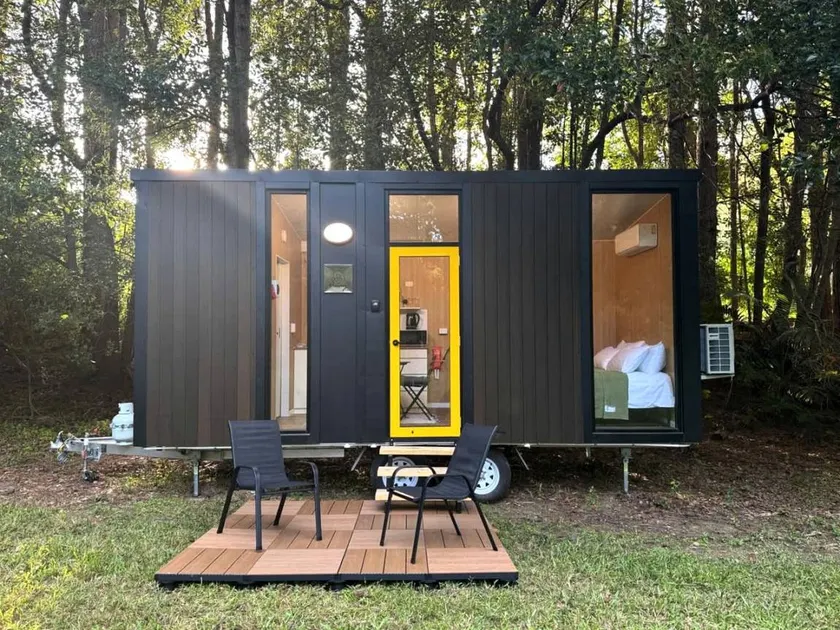 Tropical Nature Escape Tiny House with Creek Access Near Cabarita Beach NSW - Image 1