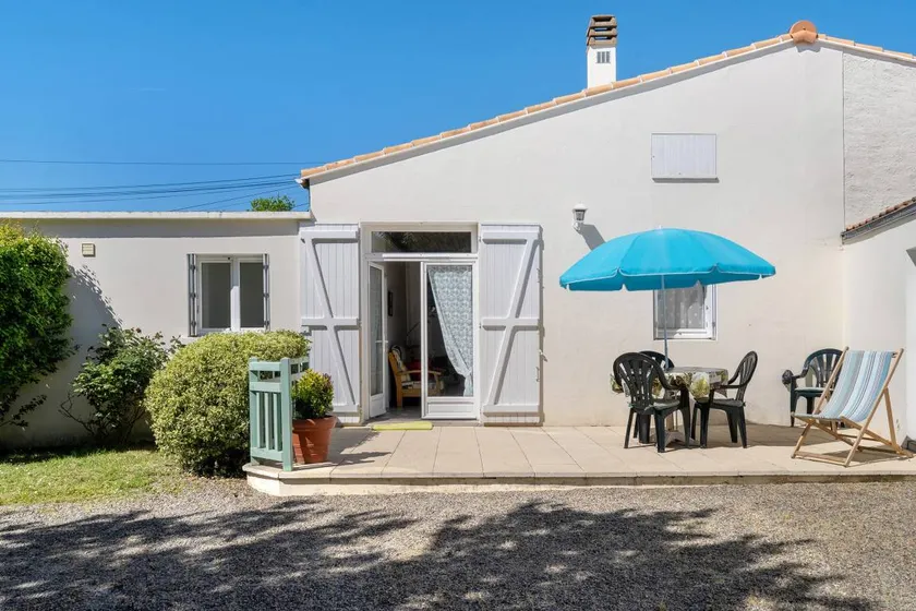 Maison avec jardin, terrasse et barbecue | Vue jardin - Image 1