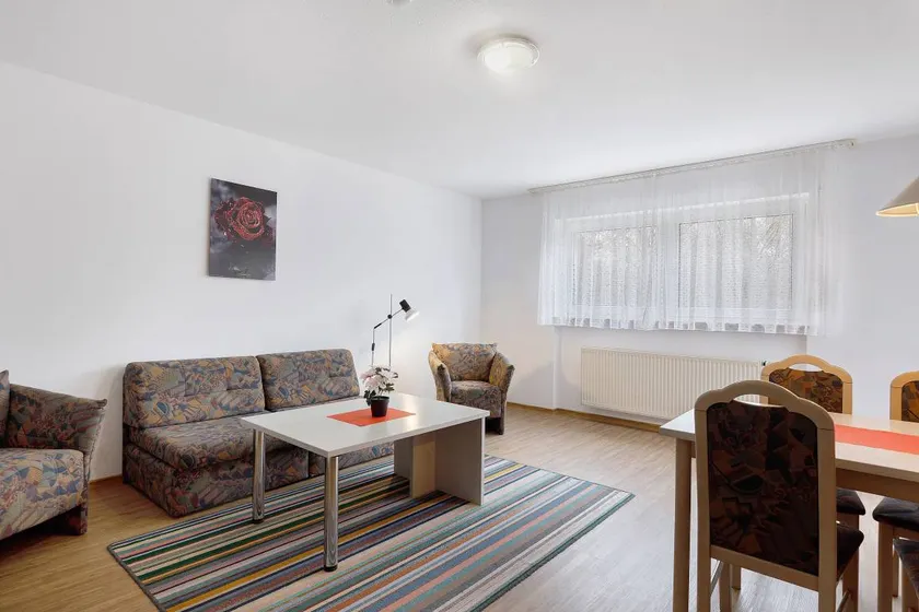 Holiday apartment with garden | Garden view - Image 1