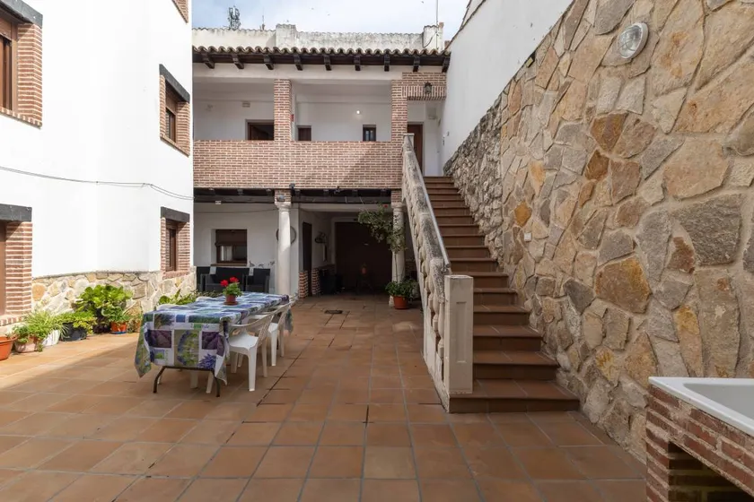 Holiday home with terrace, barbecue & garden | Mountain view - Image 1