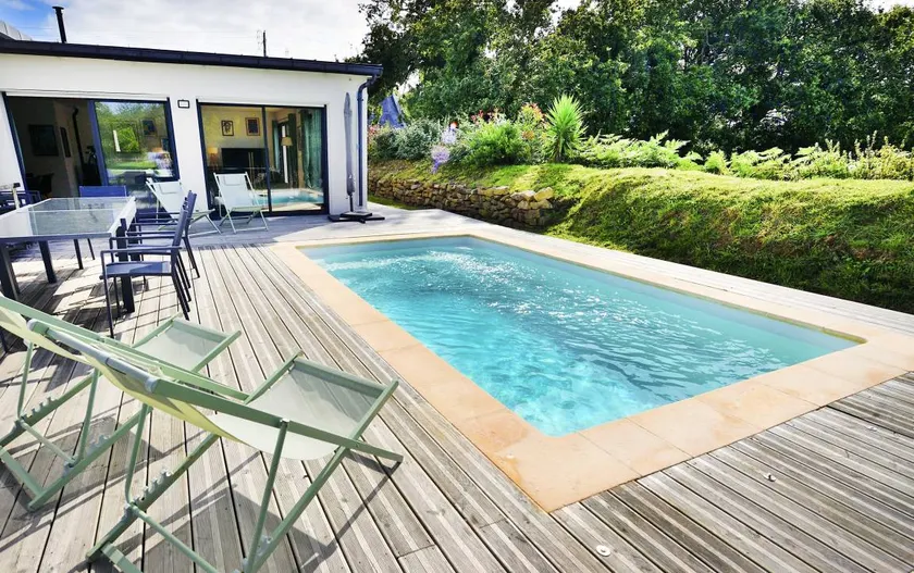 Ferienunterkunft mit Terrasse, beheiztem Pool und Grill - Image 1