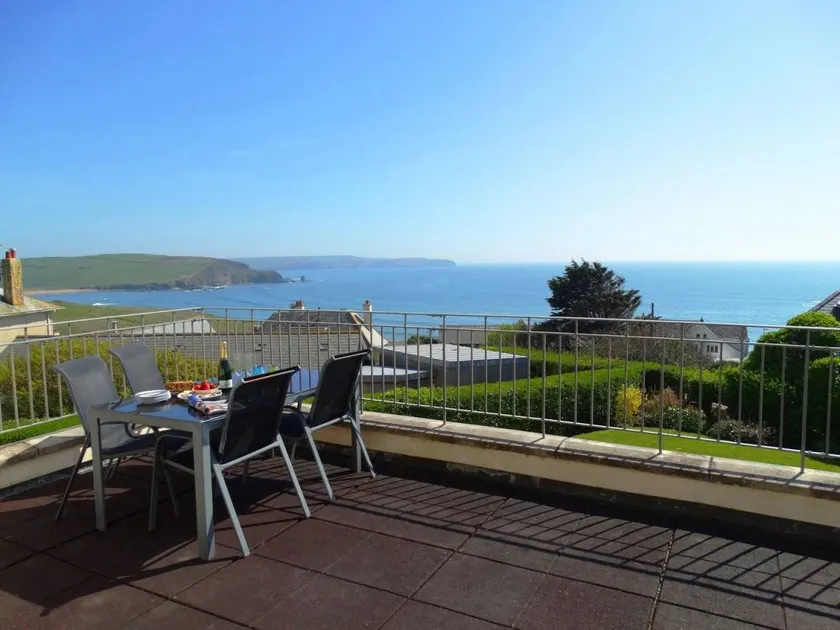 Family-oriented cottage with garden | Beach view | Next to the beach - Image 1