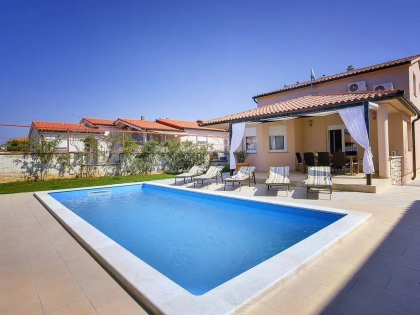 Casa totalmente equipada con piscina privada, barbacoa y terraza | Admite mascotas - Image 1