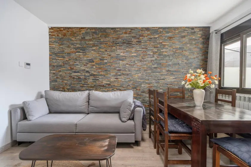 Holiday home with barbeque & fast internet | Mountain view | Suitable for remote work - Image 1
