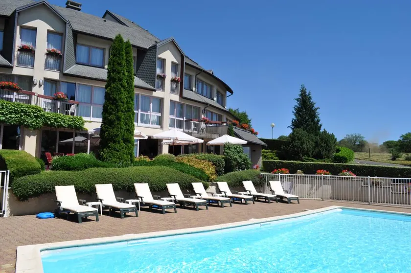 Gîte avec jardin, piscine privée et terrasse - Image 1