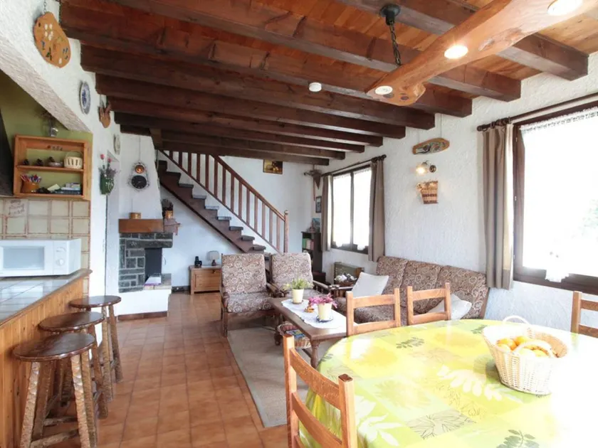 Cozy Chalet 6p, 2BR, Near Ski Lifts, Garage, South-West Terrace - Image 1