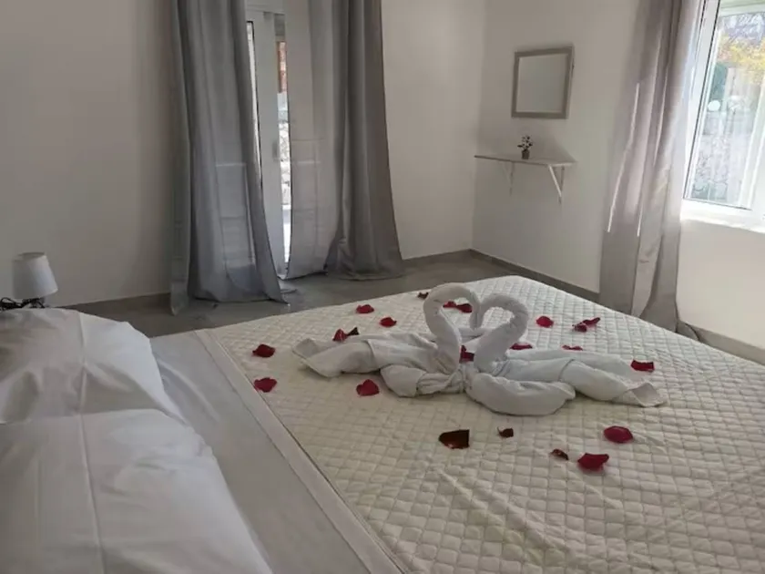 Family-friendly holiday apartment with terrace | Mountain view - Image 1