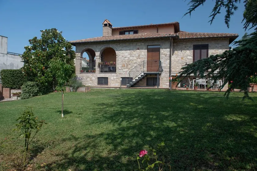 Wonderful bed & breakfast with fast internet, terrace & garden | Garden view | Pet-friendly - Image 1