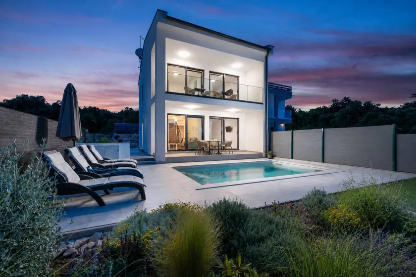 Familienorientierte schöne Villa mit Garten, privatem Pool und Terrasse | Panoramablick - Image 1